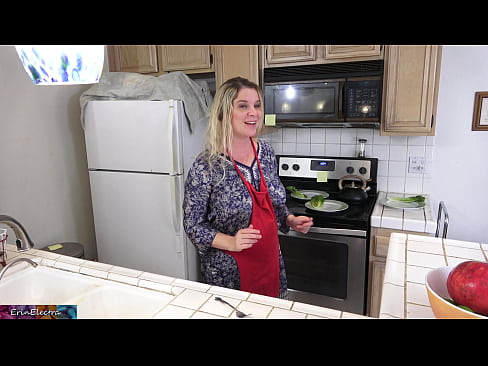 ❤️ Stepmom mulgere eum in culina ante diem suum Quality porn ad nos la.full-porner-com.ru